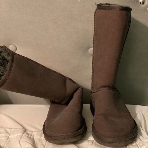 Ugg boots - Picture 3 of 6